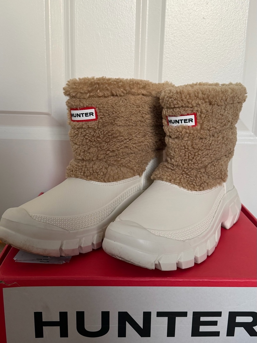 Hunter Women's Intrepid Bouclé Trim Waterproof Snow Boots